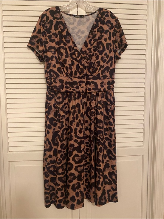 OUGES Dresses & Skirts - Leopard-Print Wrap Dress in Brown and Black